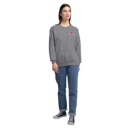 Sweat-shirt chrétien femme brodé « Dieu est amour » gris bruyère porté