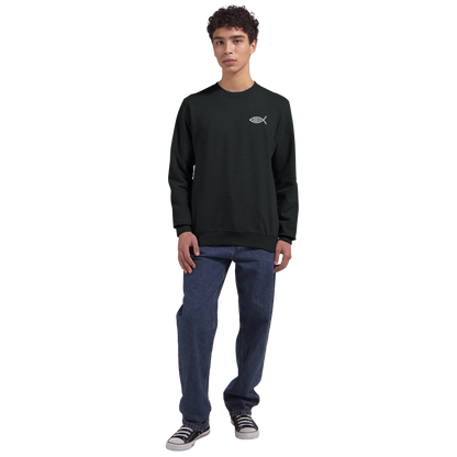 Sweat-shirt chrétien homme brodé « Ichthus » noir porté